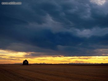 Storm Over Prairie screenshot