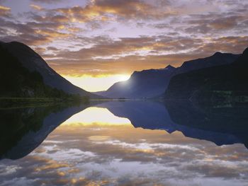 Strynsvatn Lake, Sogn Og Fjordane, Norway screenshot
