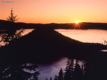 Sunrise On Crater Lake And Wizard Island Crater Lake National Park Oregon screenshot
