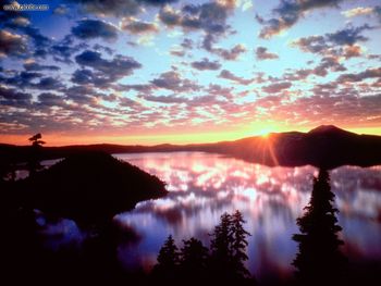 Sunrise On Wizard Island Crater Lake National Park Oregon screenshot