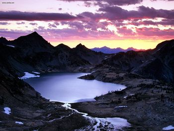 Sunrise Over Upper Ice Lake Basin Glacier Peak Washington screenshot
