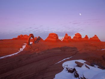 Sunset At Delicate Arch, Arches National Park, Utah screenshot