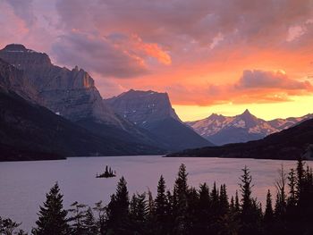 Sunset Falls Over St  Mary Lake, Glacier National Park, Montana screenshot