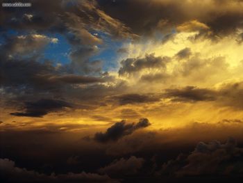 Sunset Skies Above Queensland Australia screenshot