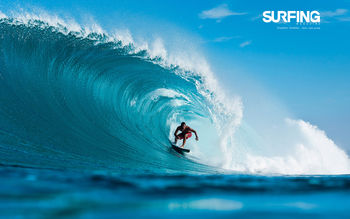 Surfing in Teahupoo Tahiti screenshot