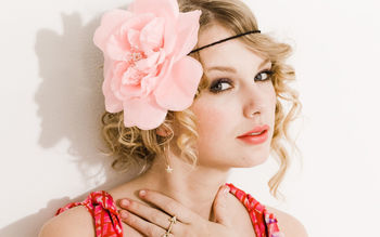 Taylor Swift 16 screenshot