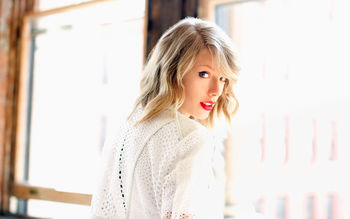 Taylor Swift 2015 screenshot