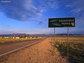 The ET Highway Rachel Nevada screenshot