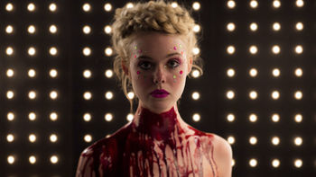 The Neon Demon Elle Fanning screenshot