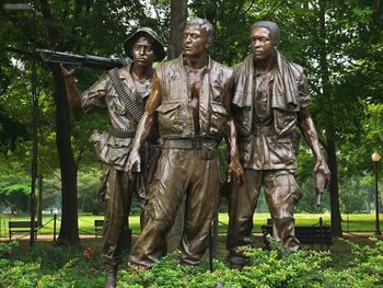 The Three Soldiers Vietnam Veterans Memorial Washington Dc screenshot