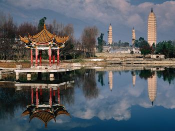 Three Pagodas Of Chongsheng Temple, Dali, Yunnan Province, China screenshot