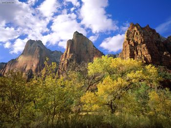 Three Patriarchs Zion National Park Utah screenshot