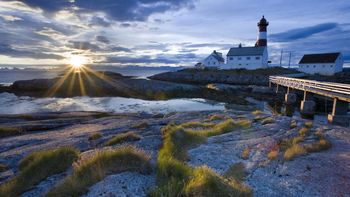 Tranoy Lighthouse, Hamaroy, Norway screenshot