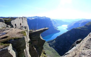 Trolltunga, Odda, Norway screenshot