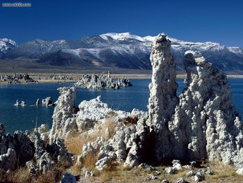 Tufa Formations Mono Lake California screenshot