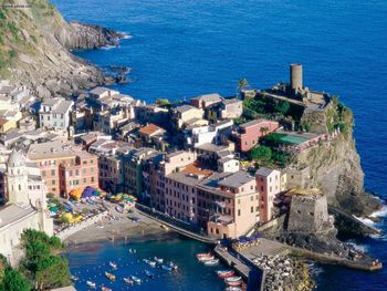 Vernazza, Italy screenshot