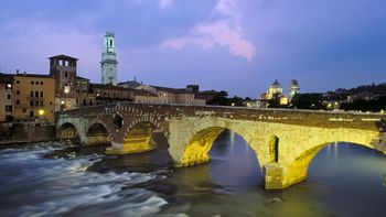 Verona At Night, Veneto, Italy screenshot