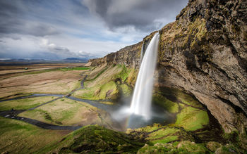 Waterfall Seljalandsfoss screenshot