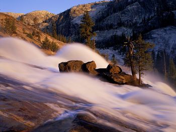 Waterwheel Falls, Yosemite Backcountry, California screenshot