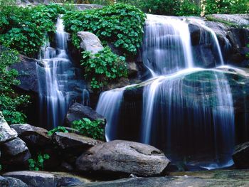 Whiskey Falls Sierra National Forest California screenshot