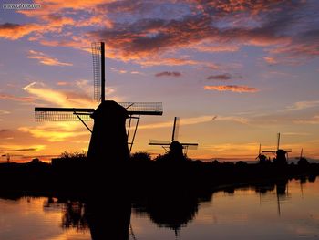 Windmills Reflected, Kinderdijk, Netherlands screenshot