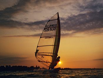 Windsurfing, Canton Of Thurgau, Switzerland screenshot