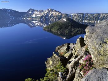 Wizard Island Crater Lake National Park Oregon screenshot