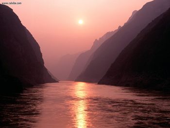 Wu Gorge Of Yangtze River China screenshot
